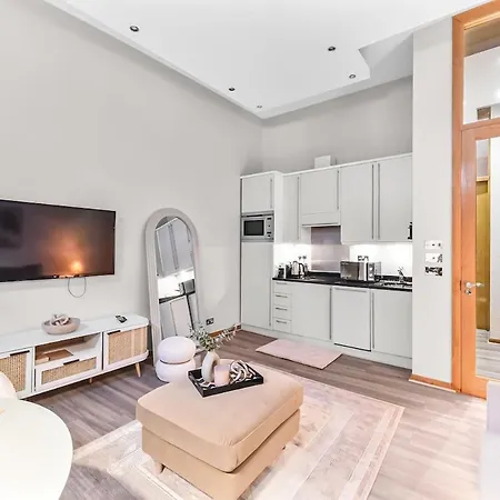 Lux Sleep 4 Flat In Earls Court Central London